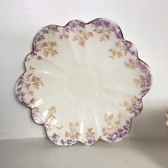 ANTIQUE WILEMAN FOLEY EMPIRE SHAPE LILAC IVY TEA CUP & SAUCER england - Picture 3 of 8